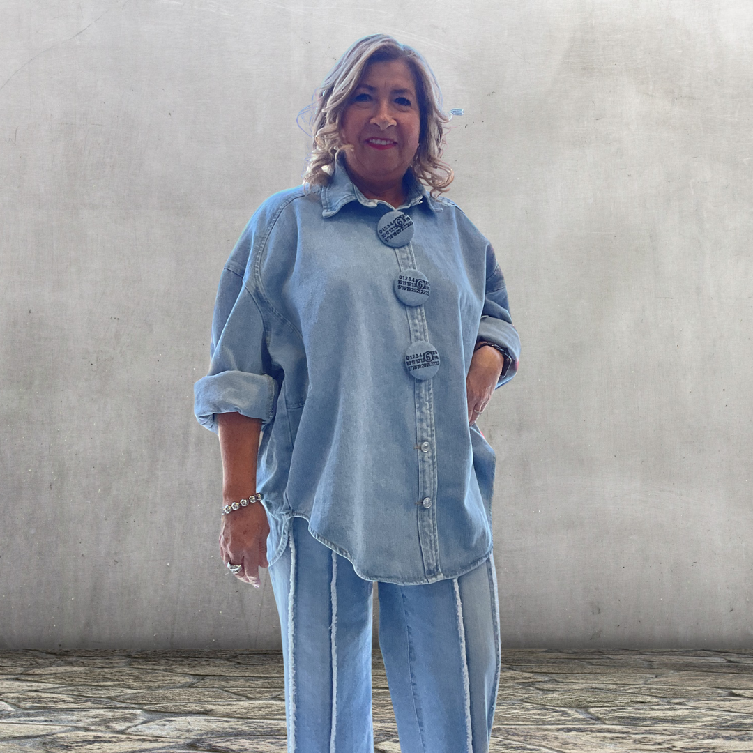 CHEMISE EN JEANS AVEC GRANDS BOUTONS